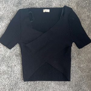 Cropped shirt, ribbed material